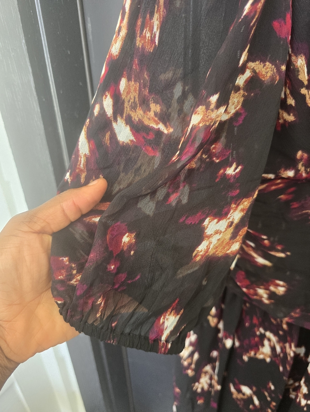 NWT DKNY Women’s Floral Wrap Dress Size 12 Black Long Sleeve Ruffle Midi Dress - Picture 5 of 11